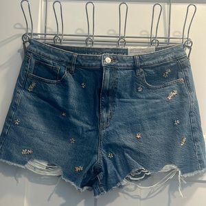 American Eagle Mom Embroidered Short